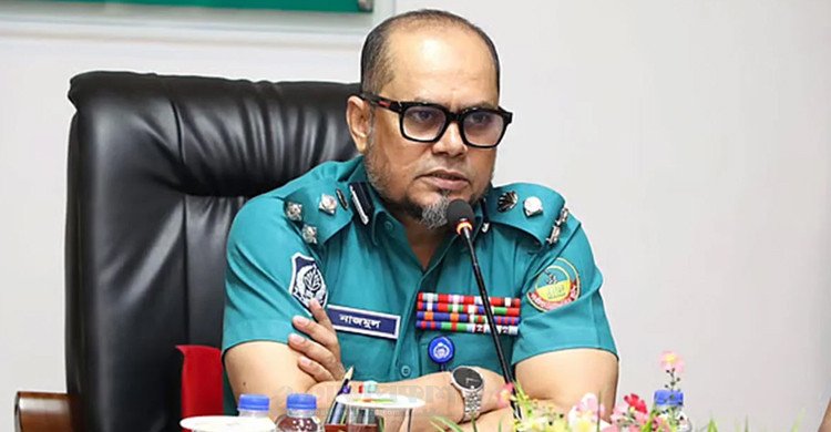 গাজীপুরের আলোচিত পুলিশ কমিশনার নাজমুল করিম বরখাস্ত